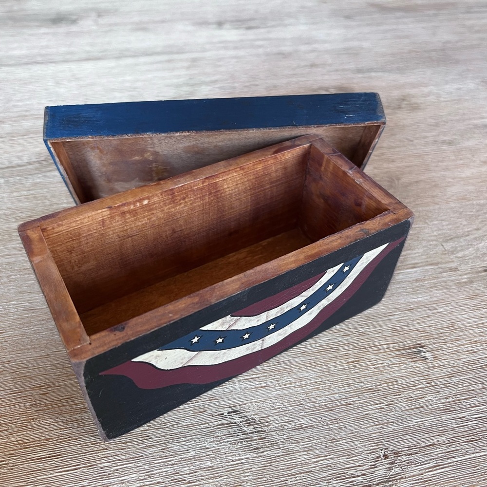 🇺🇸 American Flag Wooden Storage Box - Picture 3 of 4